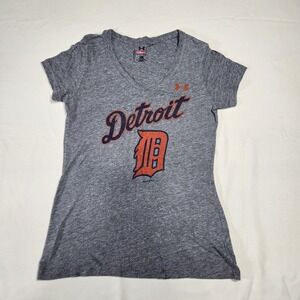 Detroit Tigers Women's V-Neck Tshirt Medium 58% poly 30% cotton 13% rayon